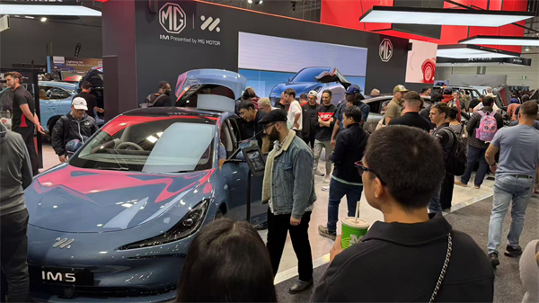 智己汽车正式登陆澳大利亚，双车闪耀墨尔本车展